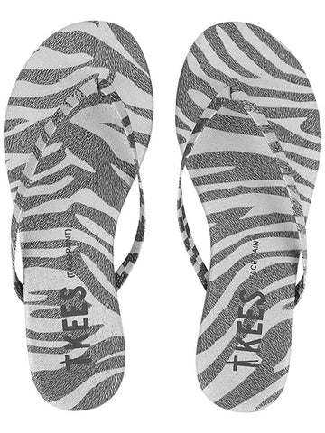 Leather flip flops in silver zebra